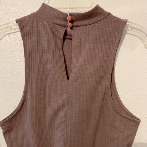 Lilac Mock Neck Crop Top - Picture 4 of 6